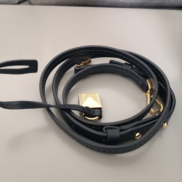 MK Mercer Crossbody Bag (Navy) - Picture 6 of 9